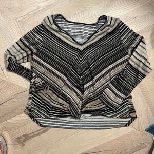Sparkly Striped V-Neck Pullover Sweater in Black & Tan Y2K